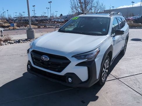 Used 2025 Subaru Outback Premium AWD/4WD image 3