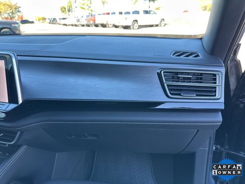 Used 2024 Volkswagen Atlas Cross Sport SE image 58