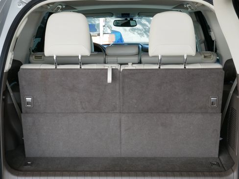 Used 2012 Lexus GX 460 image 29