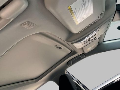 Used 2025 Toyota RAV4 XLE w/ Convenience Package FWD image 13