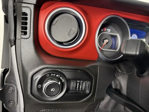 Used 2018 Jeep Wrangler Unlimited Rubicon w/ Cold Weather Group image 24