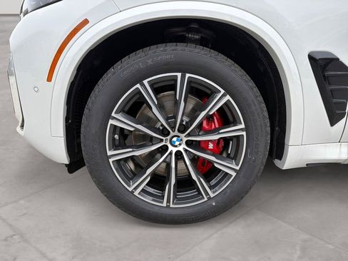New 2026 BMW X5 xDrive40i w/ M Sport Package AWD/4WD image 14