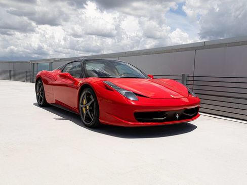 Used 2015 Ferrari 458 Spider RWD image 2
