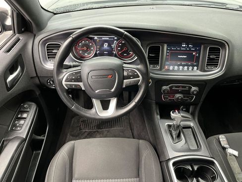 Used 2017 Dodge Charger SXT AWD/4WD image 12