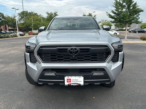 Used 2024 Toyota Tacoma TRD Off-Road w/ TRD Off Road Premium Package AWD/4WD image 6
