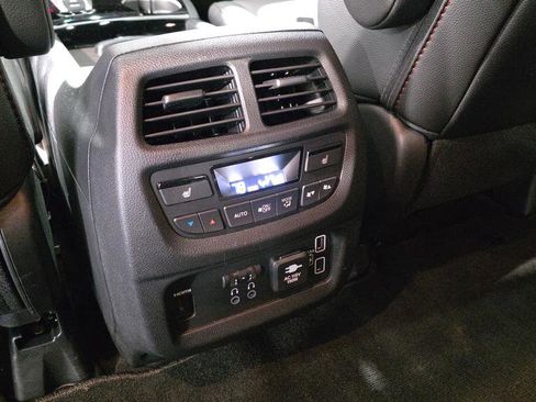 Used 2022 Honda Pilot Black Edition image 16