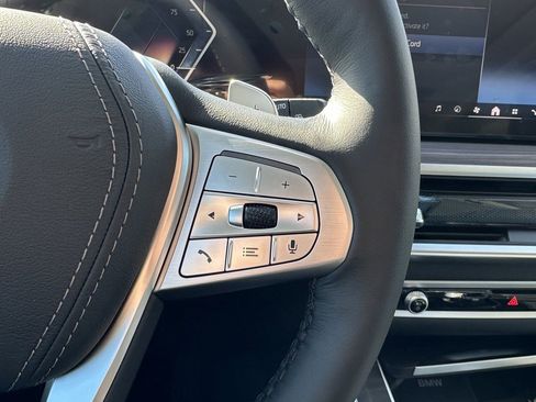 Certified 2025 BMW X7 xDrive40i w/ Executive Package image 18