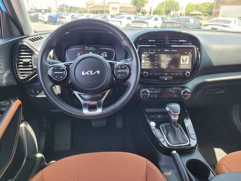Certified 2025 Kia Soul EX FWD image 20