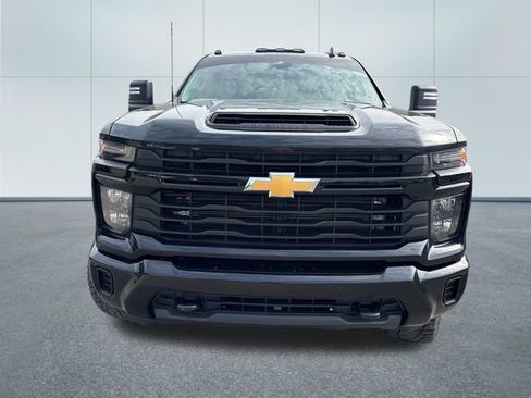 Used 2024 Chevrolet Silverado 2500 Custom w/ Custom Value Package AWD/4WD image 11