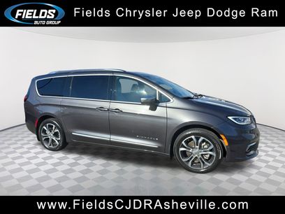 Used 2021 Chrysler Pacifica Pinnacle