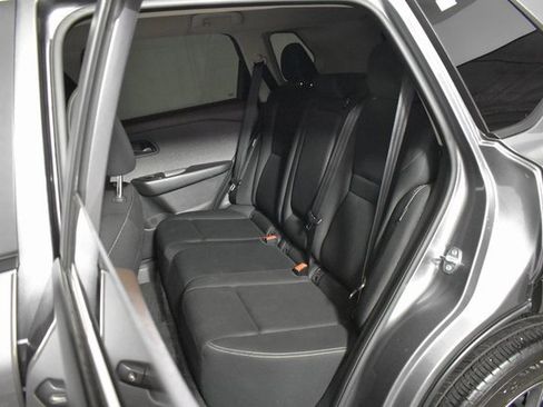 Used 2023 Nissan Rogue S image 25