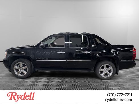 Used 2013 Chevrolet Avalanche LTZ AWD/4WD image 2