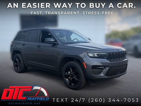 Used 2023 Jeep Grand Cherokee Limited w/ Black Appearance Package AWD/4WD image 1