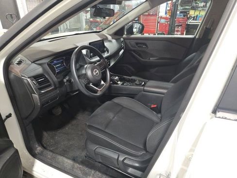 Used 2023 Nissan Rogue S image 13