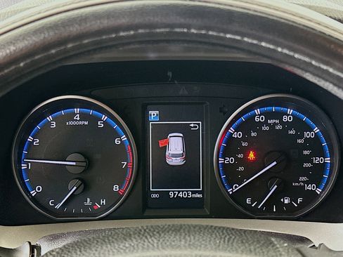 Used 2018 Toyota RAV4 LE w/ Carpet Mat Package AWD/4WD image 18