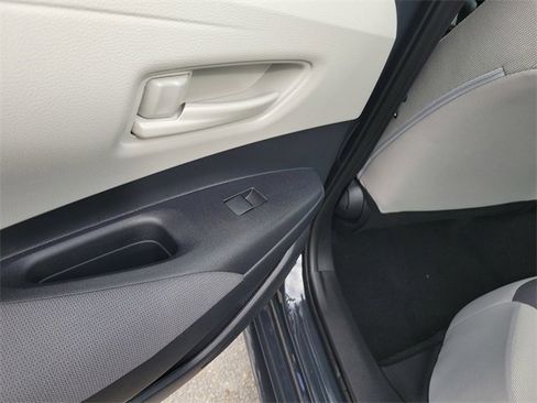 Used 2025 Toyota Corolla LE image 10