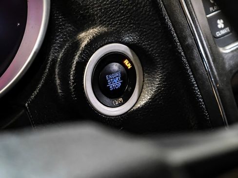 Used 2017 Dodge Journey SE image 23