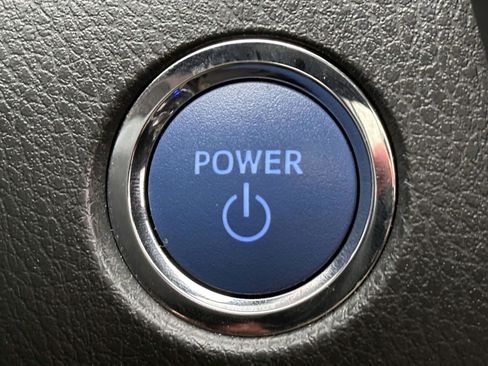 Used 2022 Toyota Camry XLE w/ Navigation Upgrade Package image 28