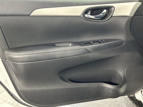 Used 2017 Nissan Sentra S image 31