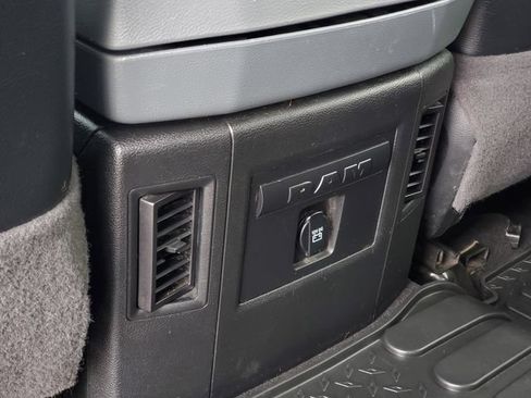 Used 2018 RAM 1500 Big Horn AWD/4WD image 32