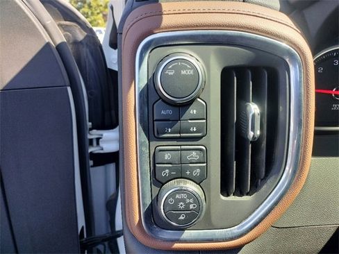 Used 2022 Chevrolet Silverado 1500 High Country image 30