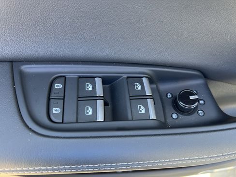 Used 2023 Audi Q8 Premium Plus w/ Premium Plus Package image 15