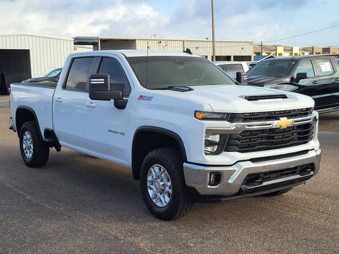 Used 2024 Chevrolet Silverado 2500 LT AWD/4WD image 7