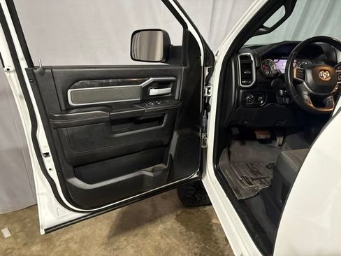 Used 2022 RAM 3500 Big Horn w/ Level C Equiment Group AWD/4WD image 2