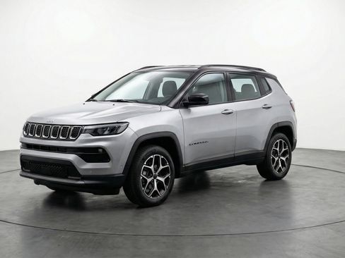 Used 2025 Jeep Compass Limited image 3