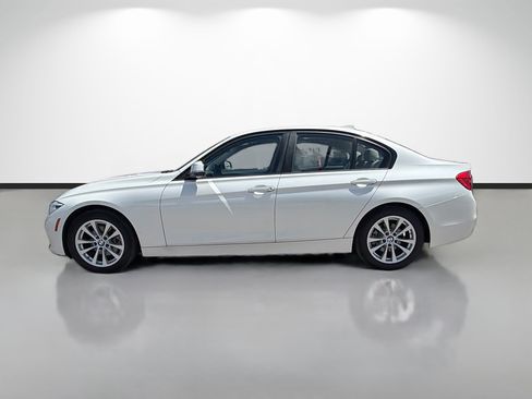 Used 2018 BMW 320i Sedan w/ Premium Package RWD image 6
