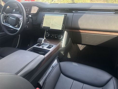 Used 2023 Land Rover Range Rover SE image 14