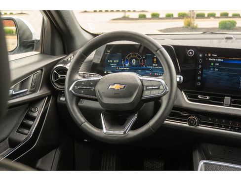 Used 2026 Chevrolet Equinox LT FWD image 19