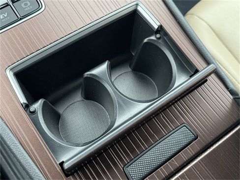 Certified 2023 Toyota Sienna XLE image 21