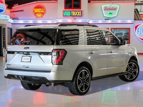 Used 2019 Ford Expedition Limited w/ Equipment Group 303A image 3