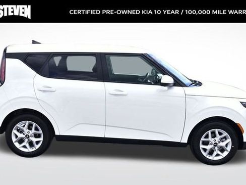 Certified 2025 Kia Soul LX w/ LX Technology Package FWD image 6