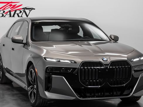 Used 2024 BMW 760i xDrive 760i xDrive w/ Executive Package image 7