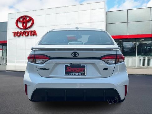 Used 2023 Toyota Corolla SE w/ SE Premium Package FWD image 5