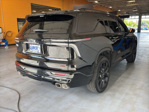 Used 2026 Chevrolet Traverse RS AWD/4WD image 5