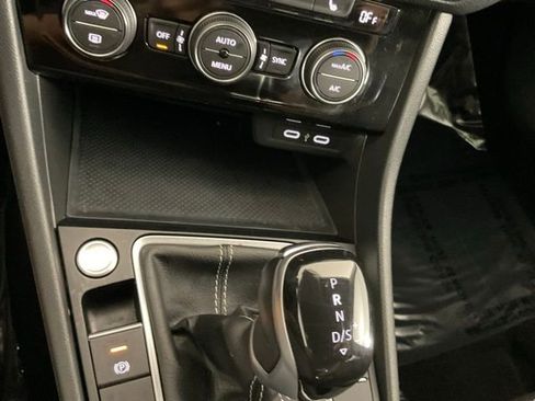 Used 2024 Volkswagen Jetta SE image 23