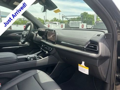 New 2026 Chevrolet Traverse LT w/ Sun and Wheel Package FWD image 35
