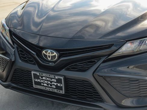 Used 2024 Toyota Camry SE FWD image 9