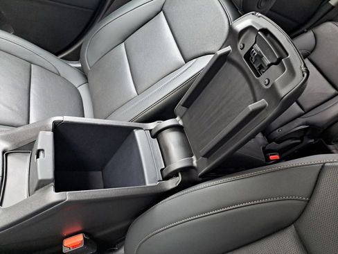 Certified 2022 GMC Acadia SLT w/ Technology Package image 30