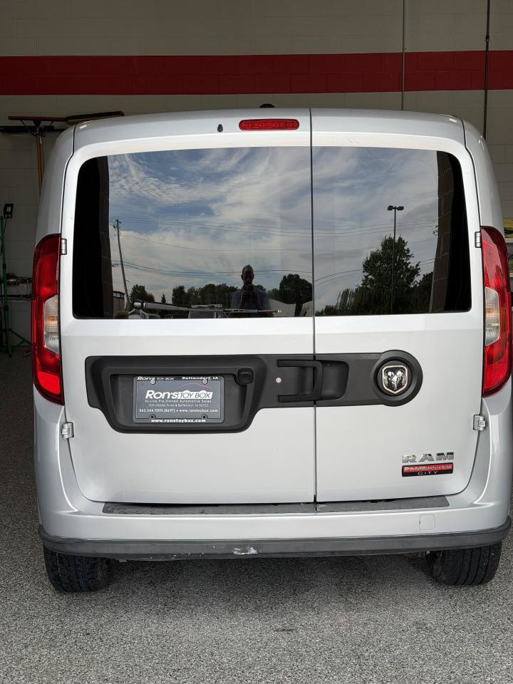 Used 2015 RAM ProMaster City Tradesman SLT FWD image 4