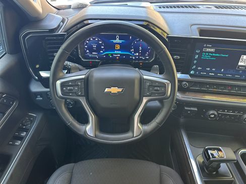 Used 2025 Chevrolet Silverado 1500 LT AWD/4WD image 14
