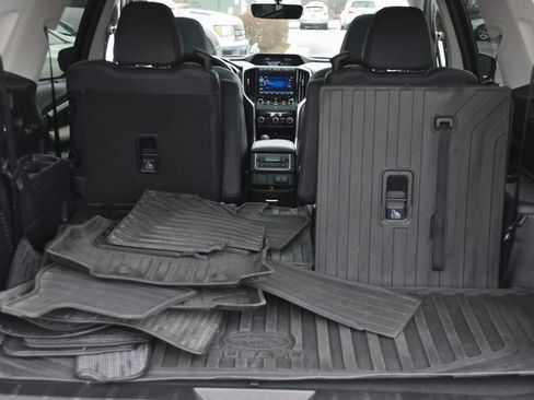 Used 2022 Subaru Ascent Limited w/ Technology Package image 8