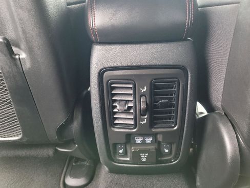 Used 2025 Dodge Durango GT AWD/4WD image 16