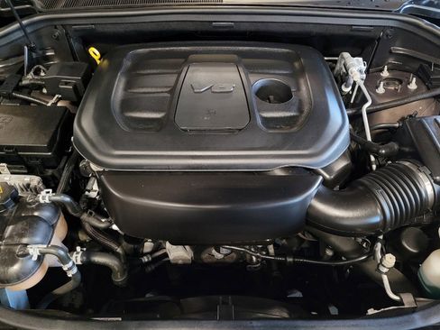 Used 2019 Jeep Grand Cherokee Laredo w/ Laredo X Package RWD image 30