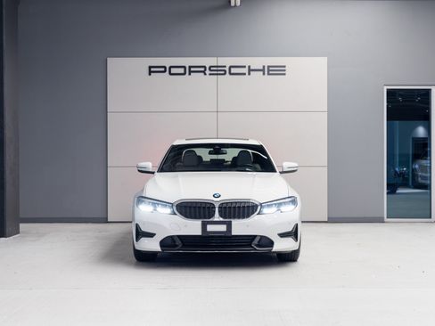 Used 2022 BMW 330i Sedan w/ Premium Package image 10