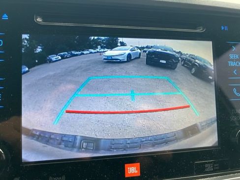 Used 2017 Toyota Tacoma TRD Sport AWD/4WD image 18