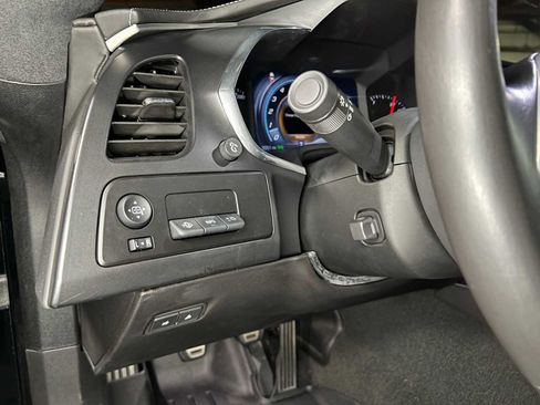 Used 2015 Chevrolet Corvette Z06 w/ 3LZ Preferred Equipment Group RWD image 24
